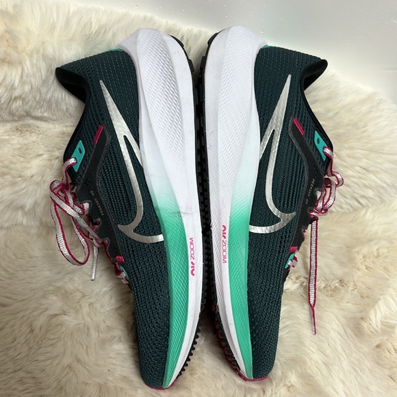 Nike Air Zoom Pegasus 40 Women’s Running Shoes Sneakers Tennis Shoes - Picture 15 of 17
